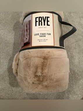 NEW !!! FRYE Luxe Faux Fur Throw, 60" X 70" Color beige Cream.